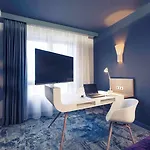 Отель Mercure Sur Yon 4*