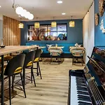 Отель Mercure Sur Yon 4*