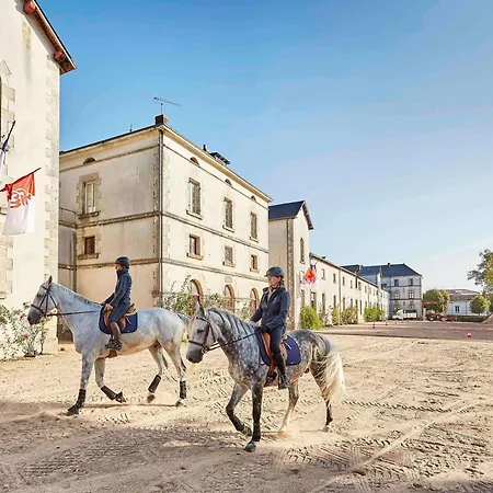 Hotel Mercure Sur Yon 4*